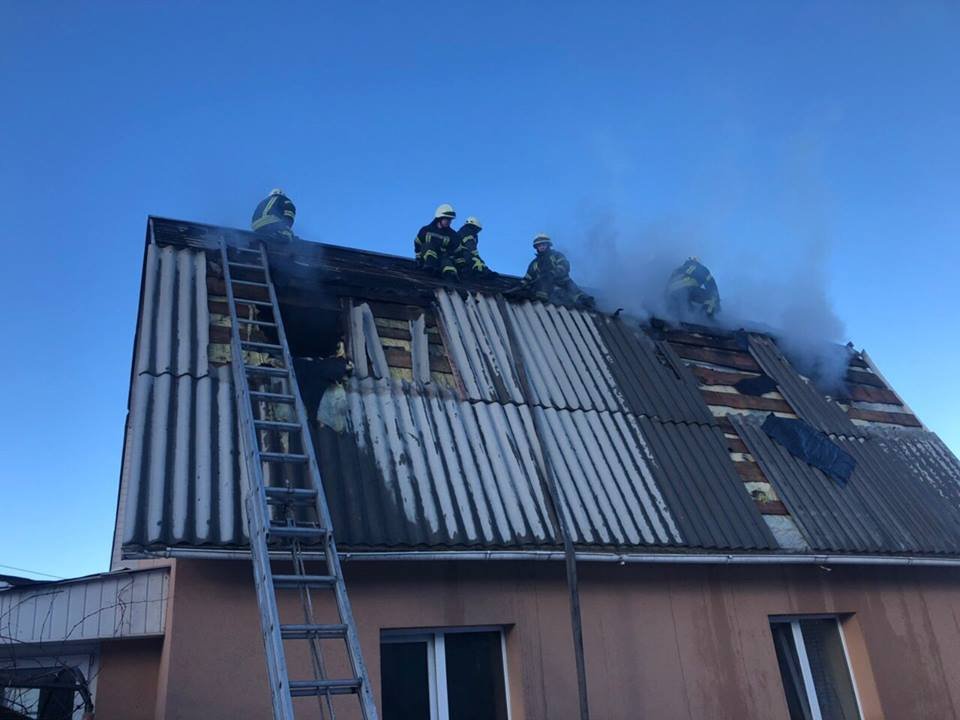 На улице Берковецкой произошел пожар в частном доме