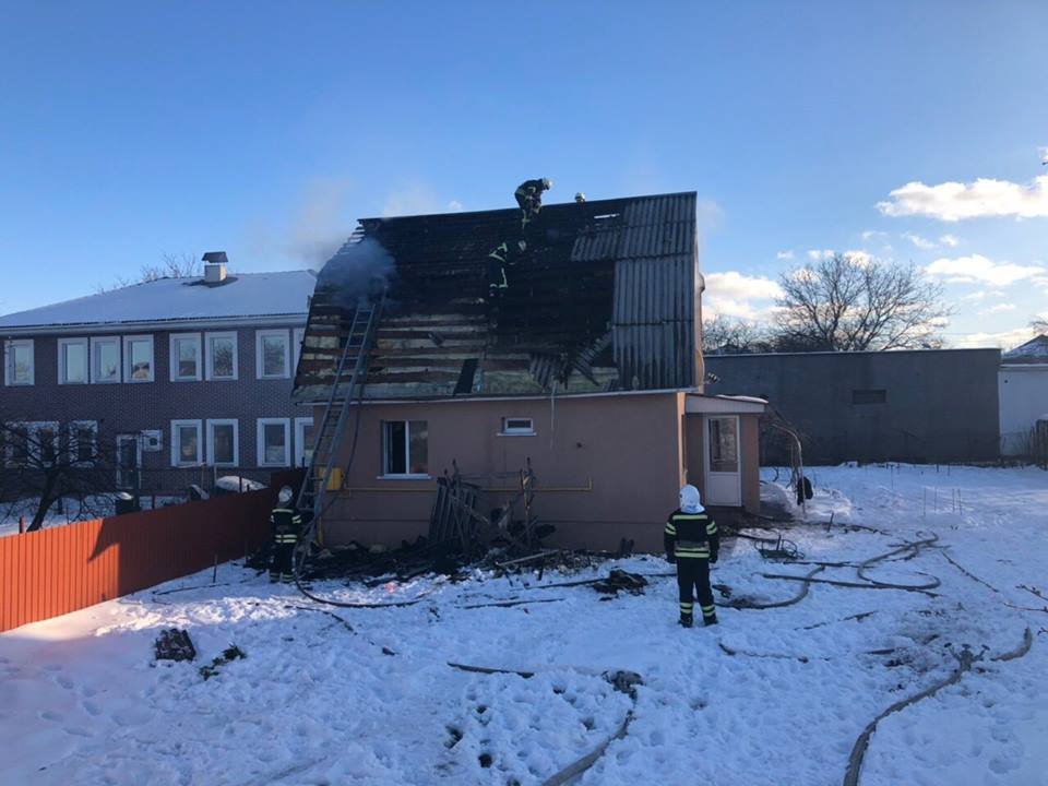 Тушением огня занимались 20 спасателей ГСЧС