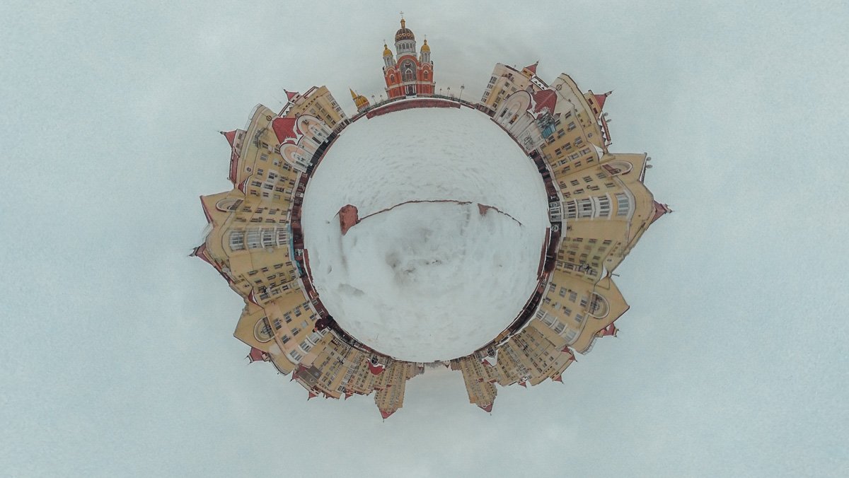 Оболонская набережная похожа в таком ракурсе на мультяшный городок