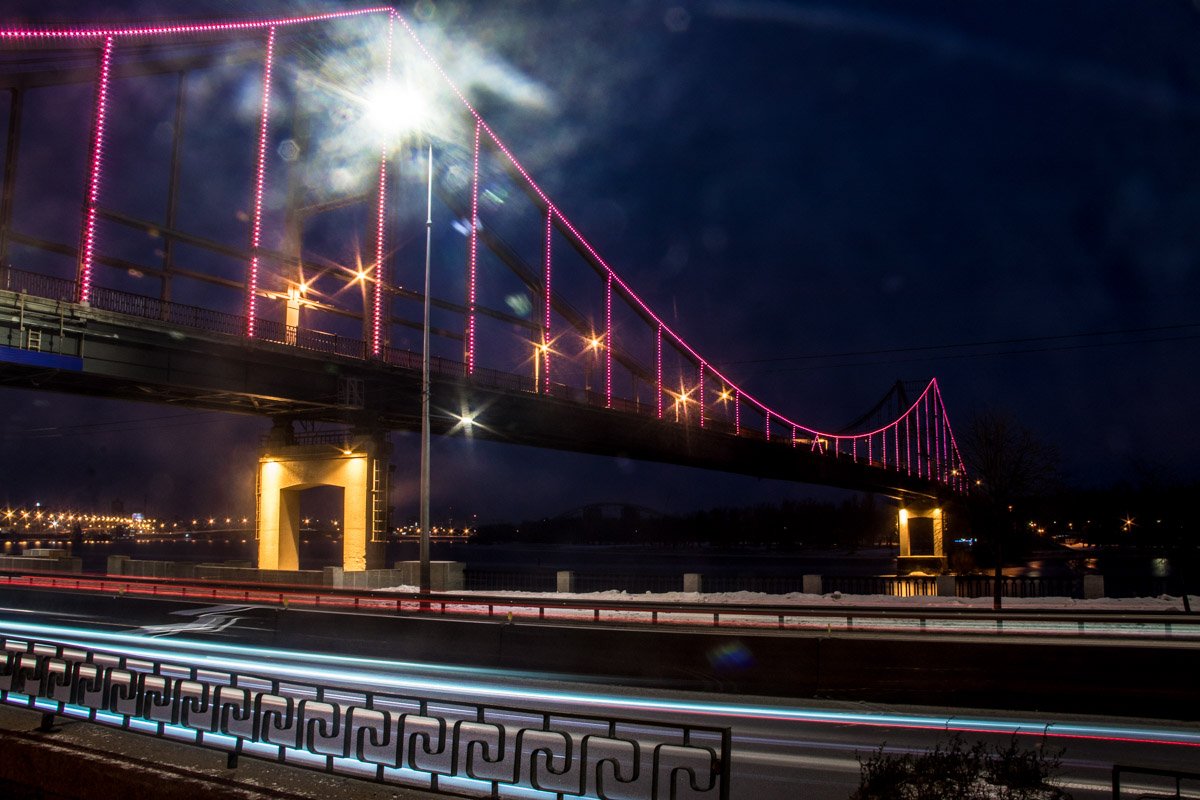 Зимний рассвет хранит в себе какую-то тайну Зимний рассвет хранит в себе какую-то тайну