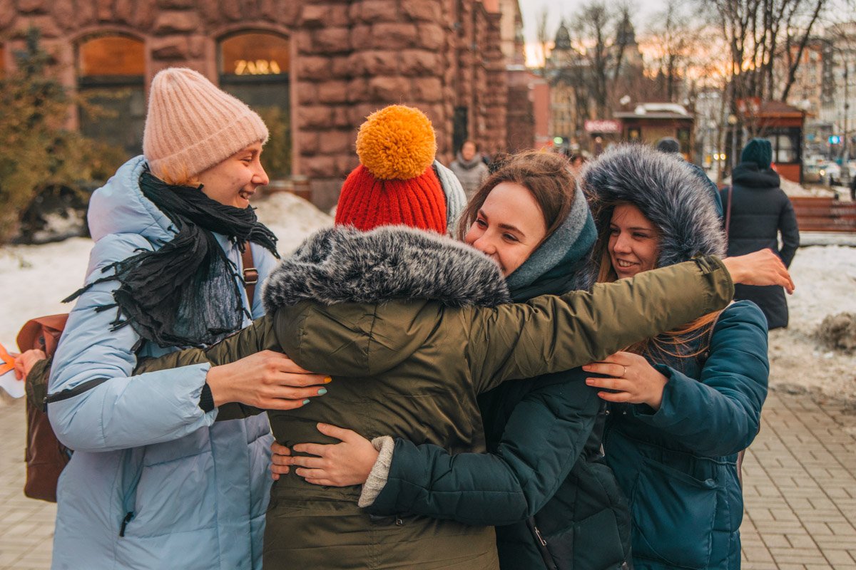 А теперь бо-о-о-ольшие объятия! А теперь бо-о-о-ольшие объятия!