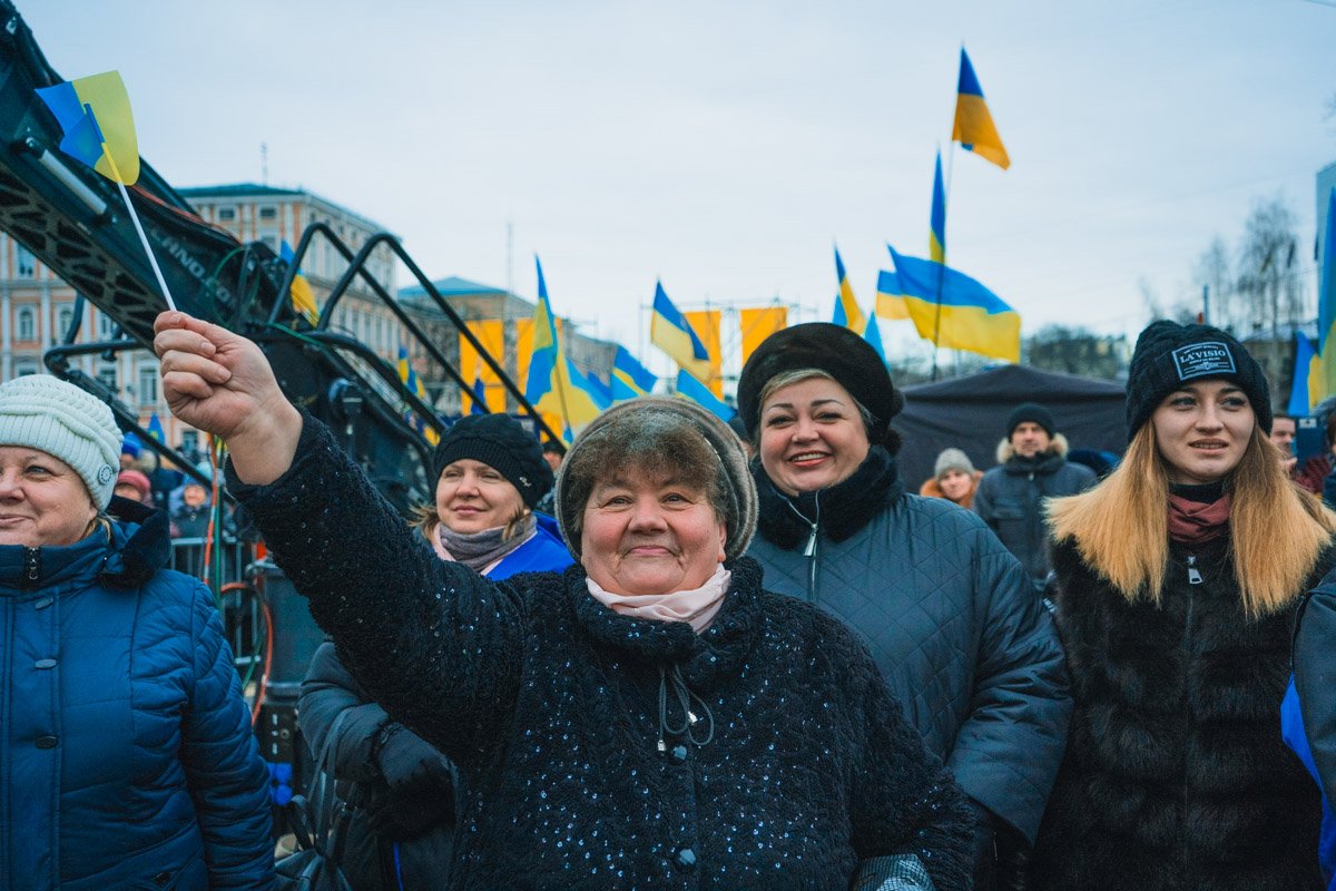 Кто - большие, а кто - маленькие флажки