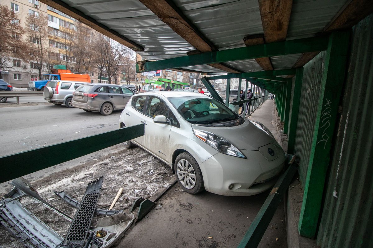 К счастью, в момент ДТП по строительному переходу не шли пешеходы