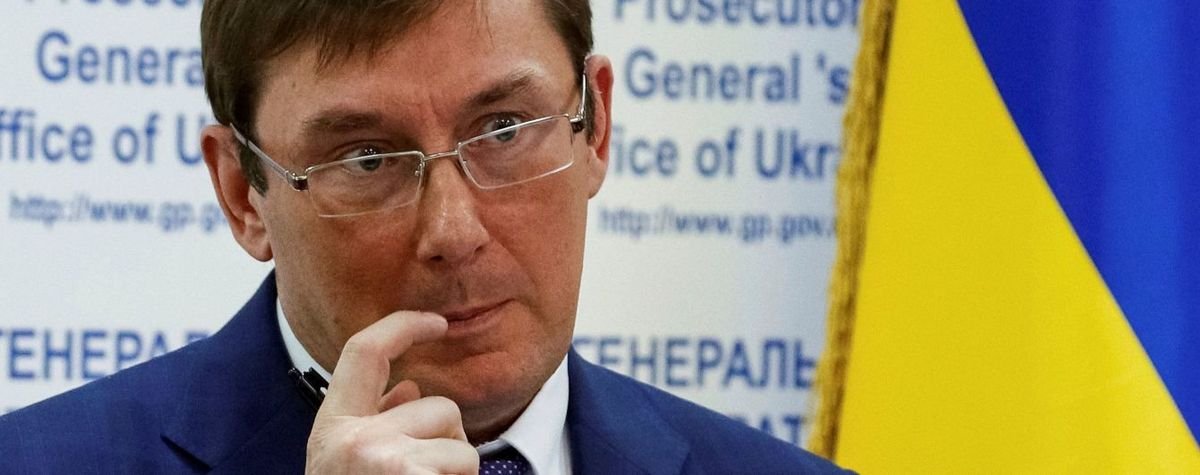 Юрий Луценко хочет легализировать проституцию и оружие