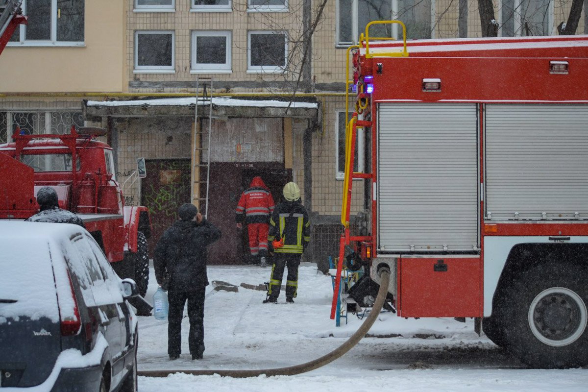 В момент начала пожара внутри был мужчина, он отдыхал