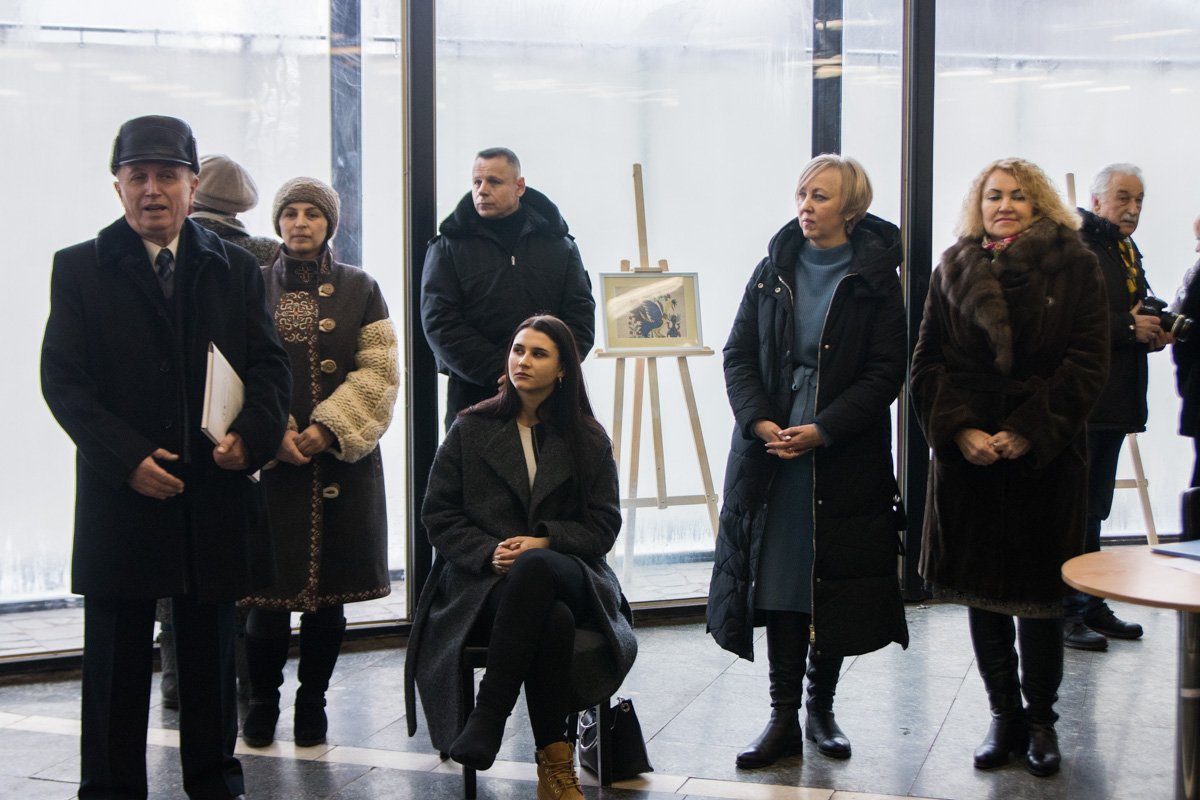 Участие в торжественном открытии выставки приняли представители организаторов, а также правнучка Марии Примаченко - Анастасия. Участие в торжественном открытии выставки приняли представители организаторов, а также правнучка Марии Примаченко - Анастасия.