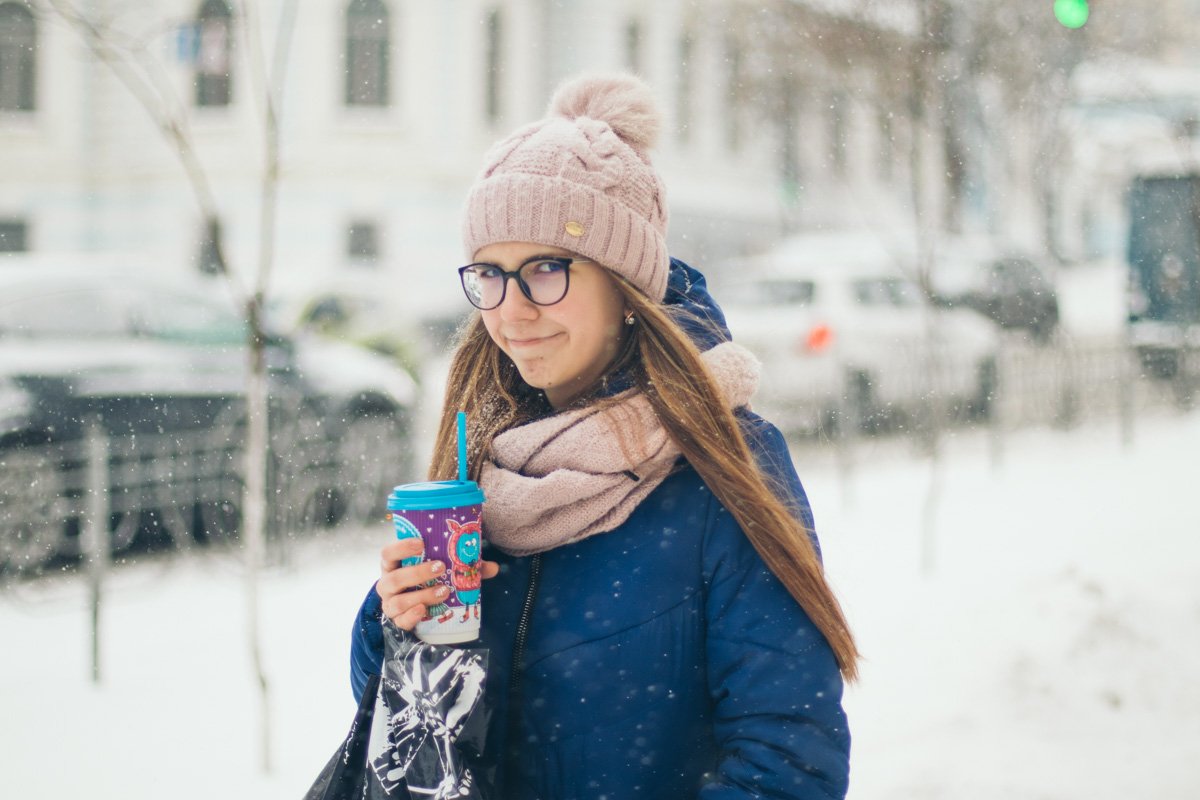 Улыбка и правда красит людей. Хотя, возможно, дело в кофе Улыбка и правда красит людей. Хотя, возможно, дело в кофе