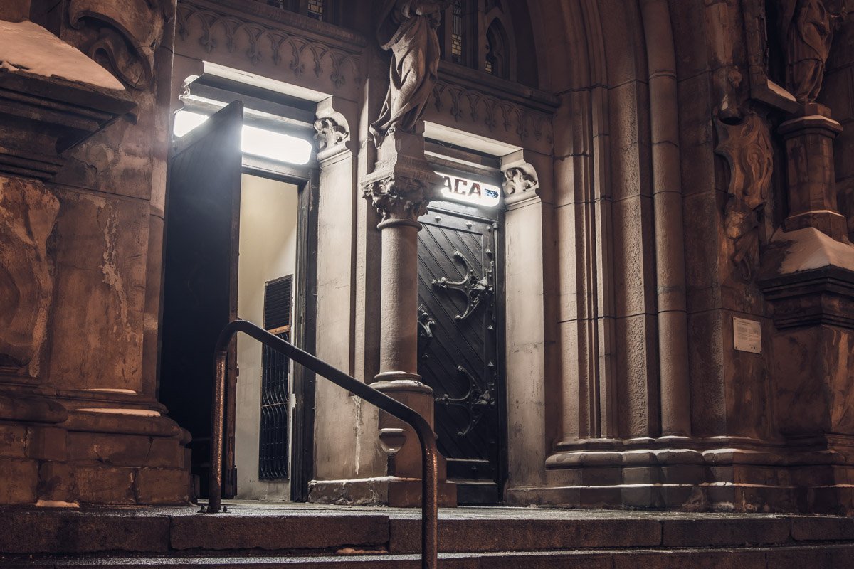 Сейчас в ночное время костел почти не освещается