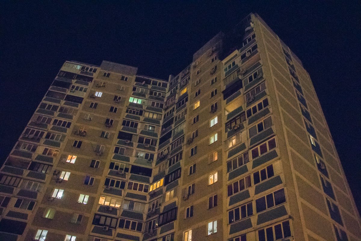 В Киеве по адресу улица Драгоманова, 14 произошел пожар В Киеве по адресу улица Драгоманова, 14 произошел пожар