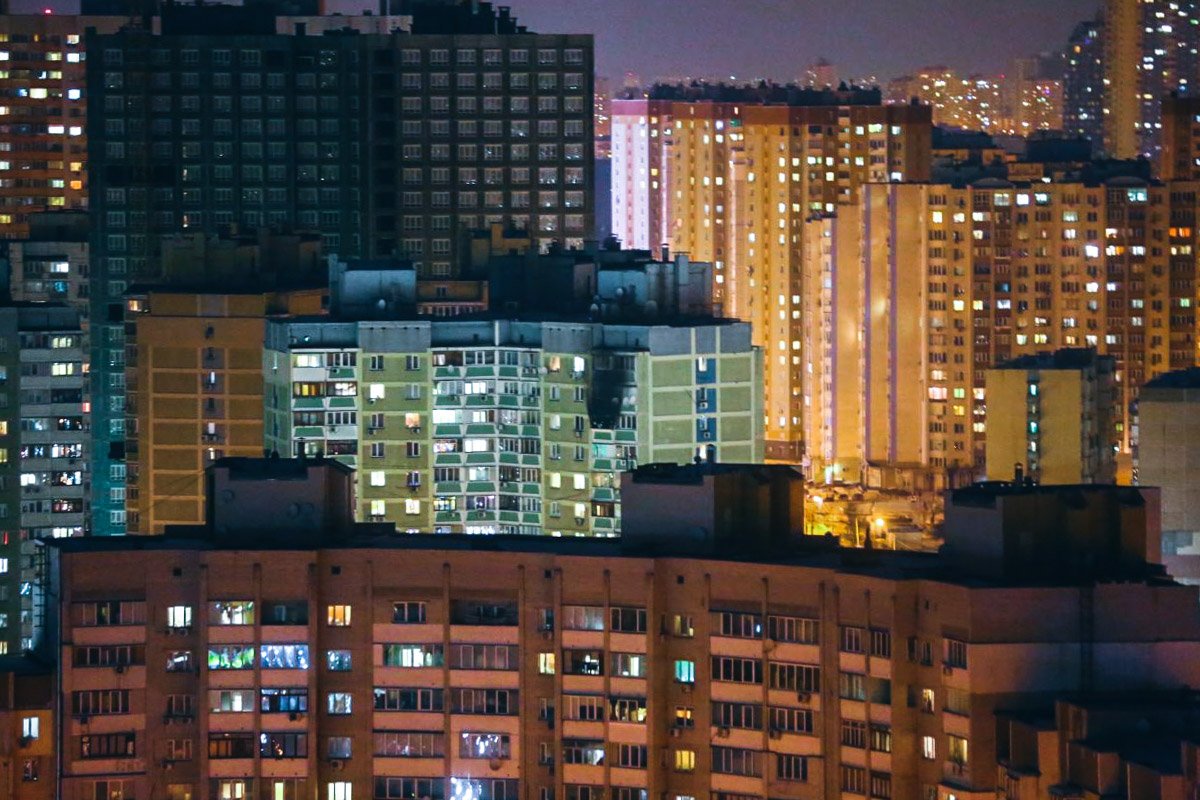 Благодаря слаженной работе пожарных удалось не допустить распространение огня на соседние квартиры Благодаря слаженной работе пожарных удалось не допустить распространение огня на соседние квартиры