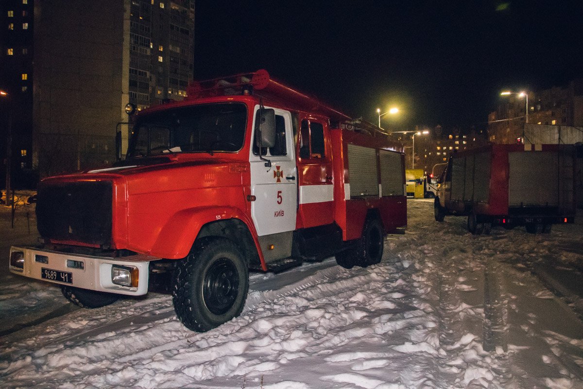 На месте работали пожарные, а также дежурили медики и полиция На месте работали пожарные, а также дежурили медики и полиция