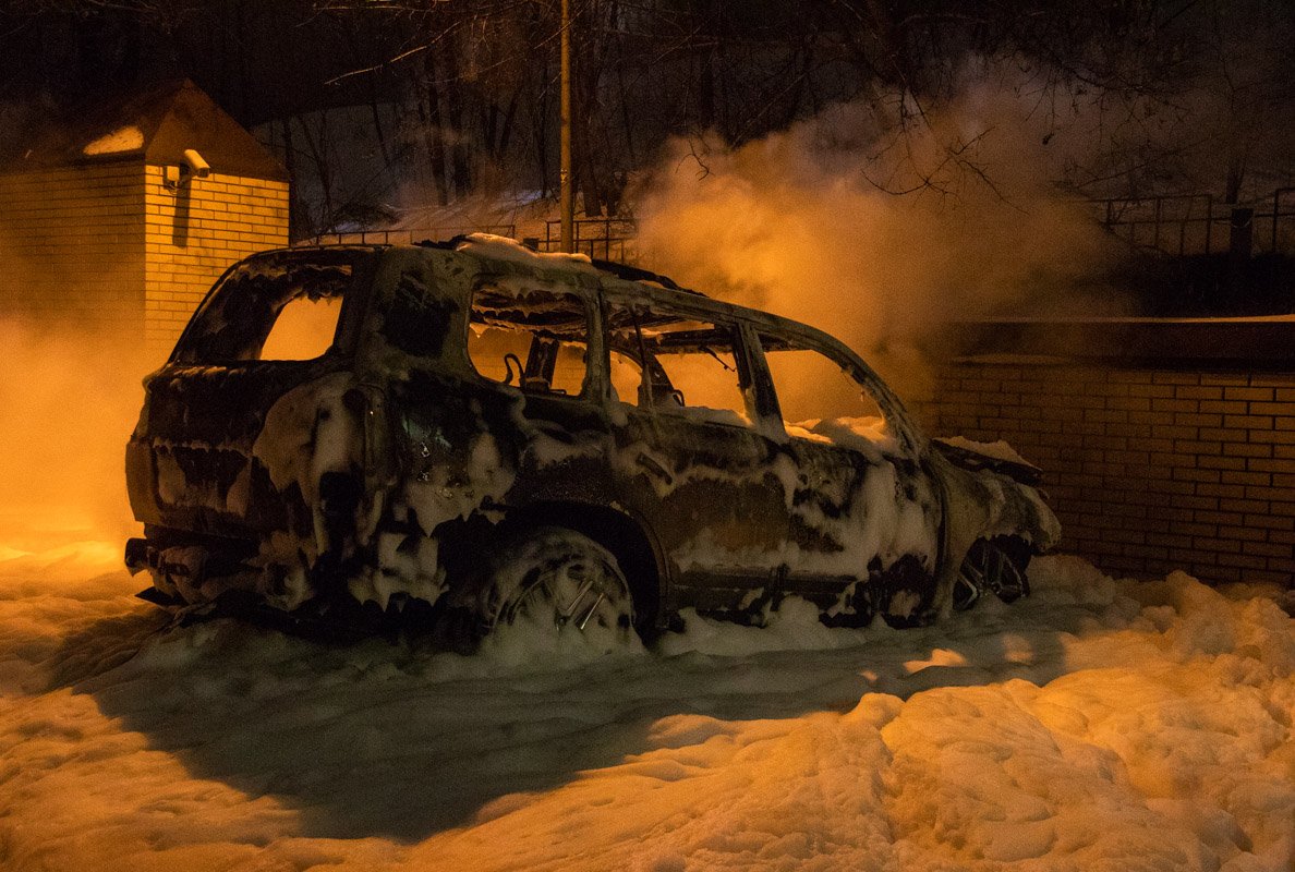 Автомобиль выгорел дотла