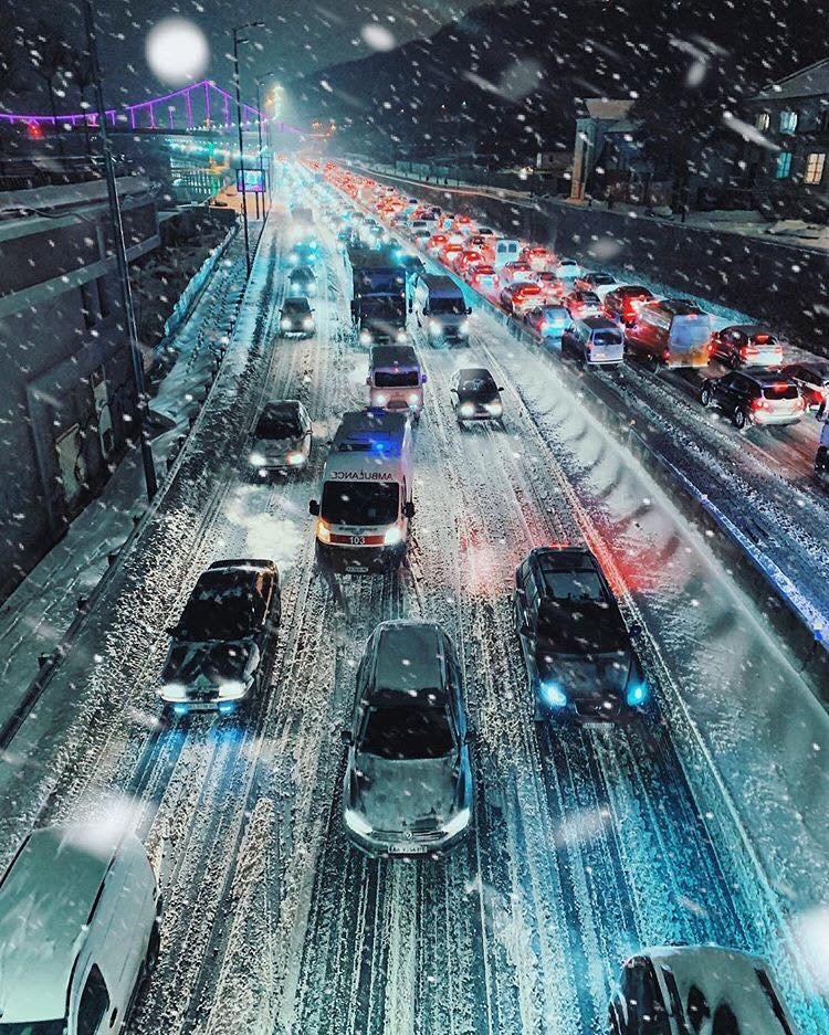 Кабы не было зимы в городах и селах, никогда б не знали мы этих дней веселых... Фото: @tekso