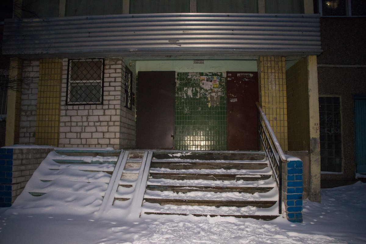 Соседи сказали, что погибший похож на мужчину, который проживает на 6 этаже