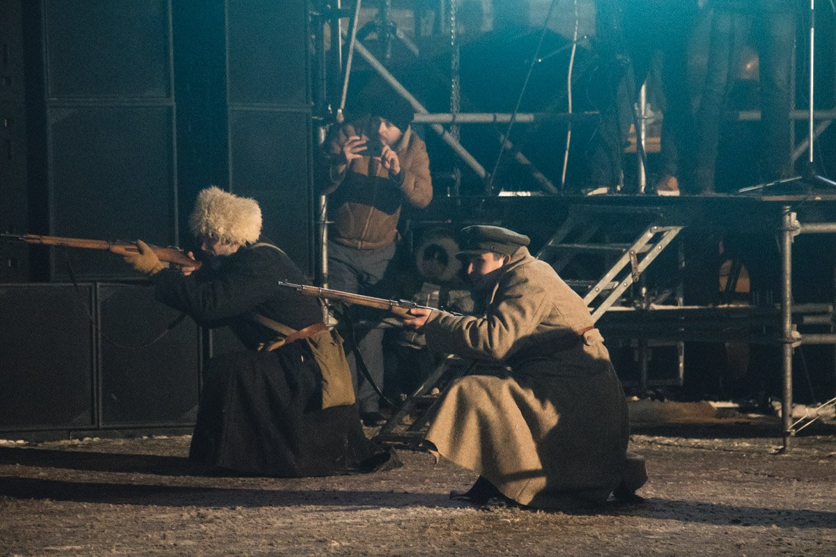 Это была реконструкция сражения 1918 года между большевиками и войсками Украинской Центральной Рады Это была реконструкция сражения 1918 года между большевиками и войсками Украинской Центральной Рады