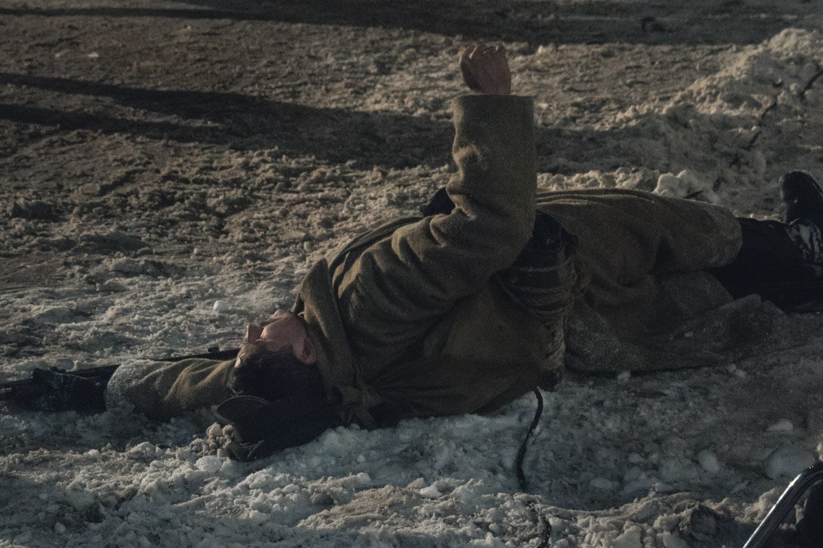 После победы УНР люди начали восторженно выкрикивать "Слава Україні!", ведь многие действительно прониклись этим получасовым действием После победы УНР люди начали восторженно выкрикивать "Слава Україні!", ведь многие действительно прониклись этим получасовым действием