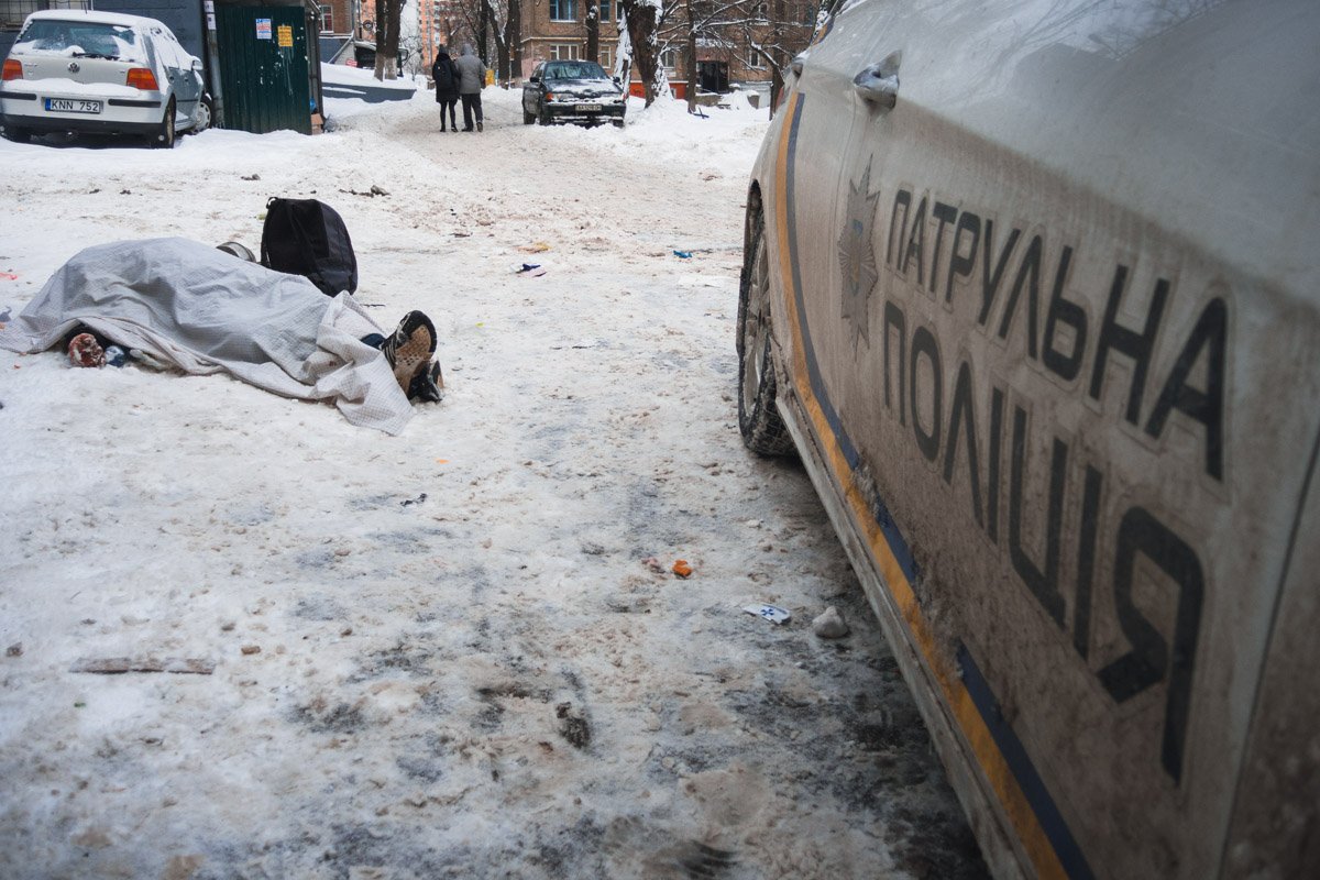На месте работали медики, патрульные и следственно-оперативная группа