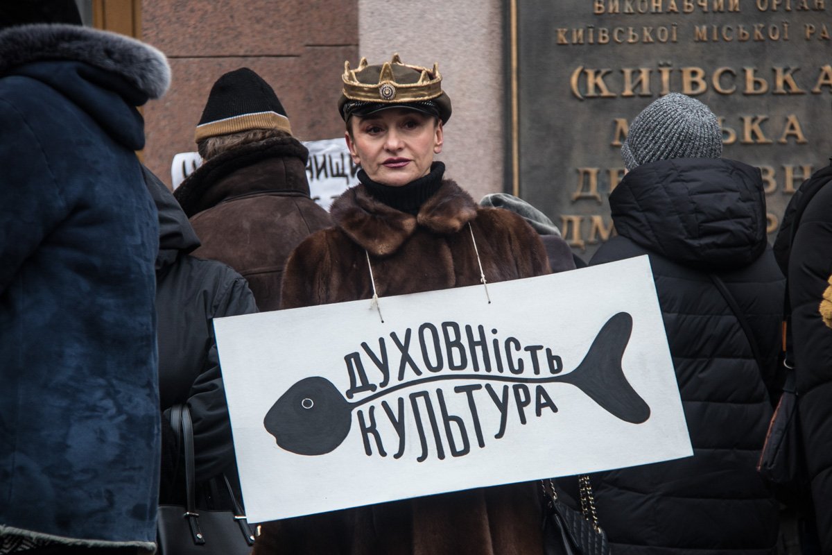 Здание Караимской кенассы, в котором много лет работают актеры, власти планируют реставрировать в апреле 2019 года Здание Караимской кенассы, в котором много лет работают актеры, власти планируют реставрировать в апреле 2019 года