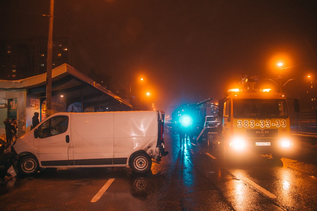 Движение по проспекту в сторону Кольцевой дороги было ограничено.