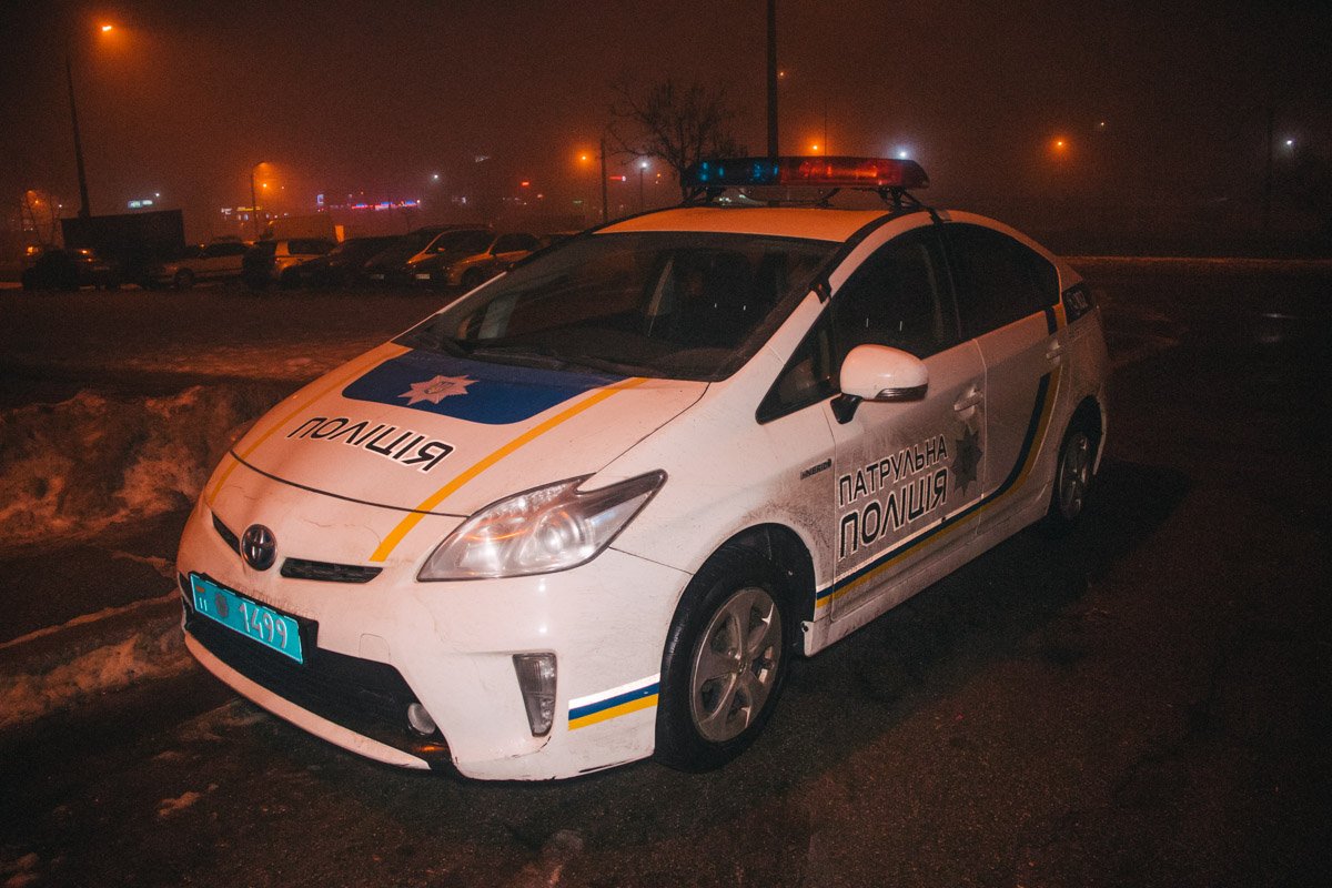 На месте происшествия работали 3 единицы специальной техники, карета скорой помощи и патрульная полиция