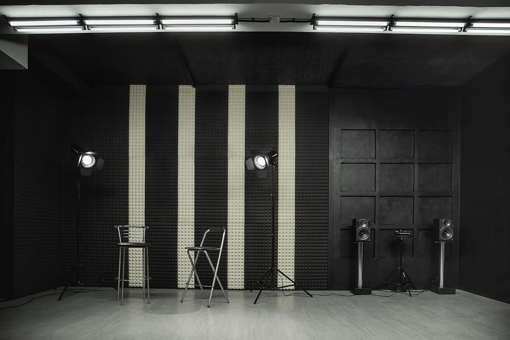 Удачным подарком для каждой девушки будет профессиональная фотоссесия в студии. Instagram: @qstudio.kiev