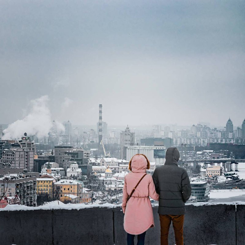 Любовь победит любую серость. Фото: @tyrrrz