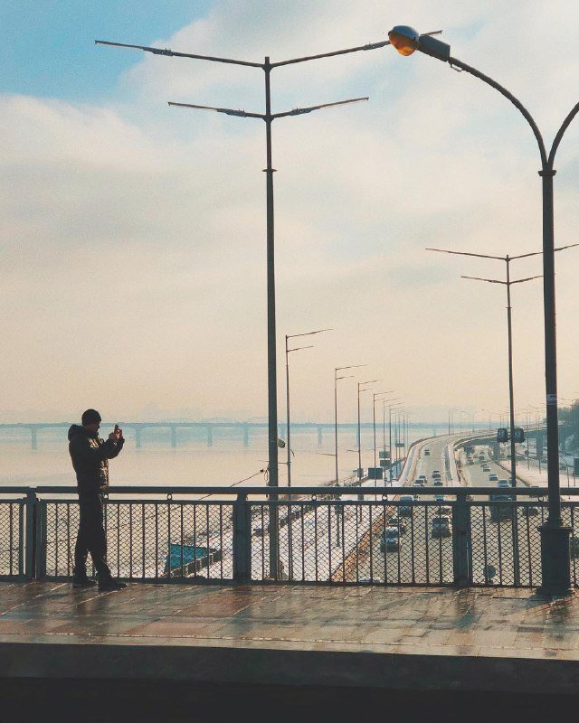 Туман вырисовывает контуры любимого города. Фото: @yakymenko.a