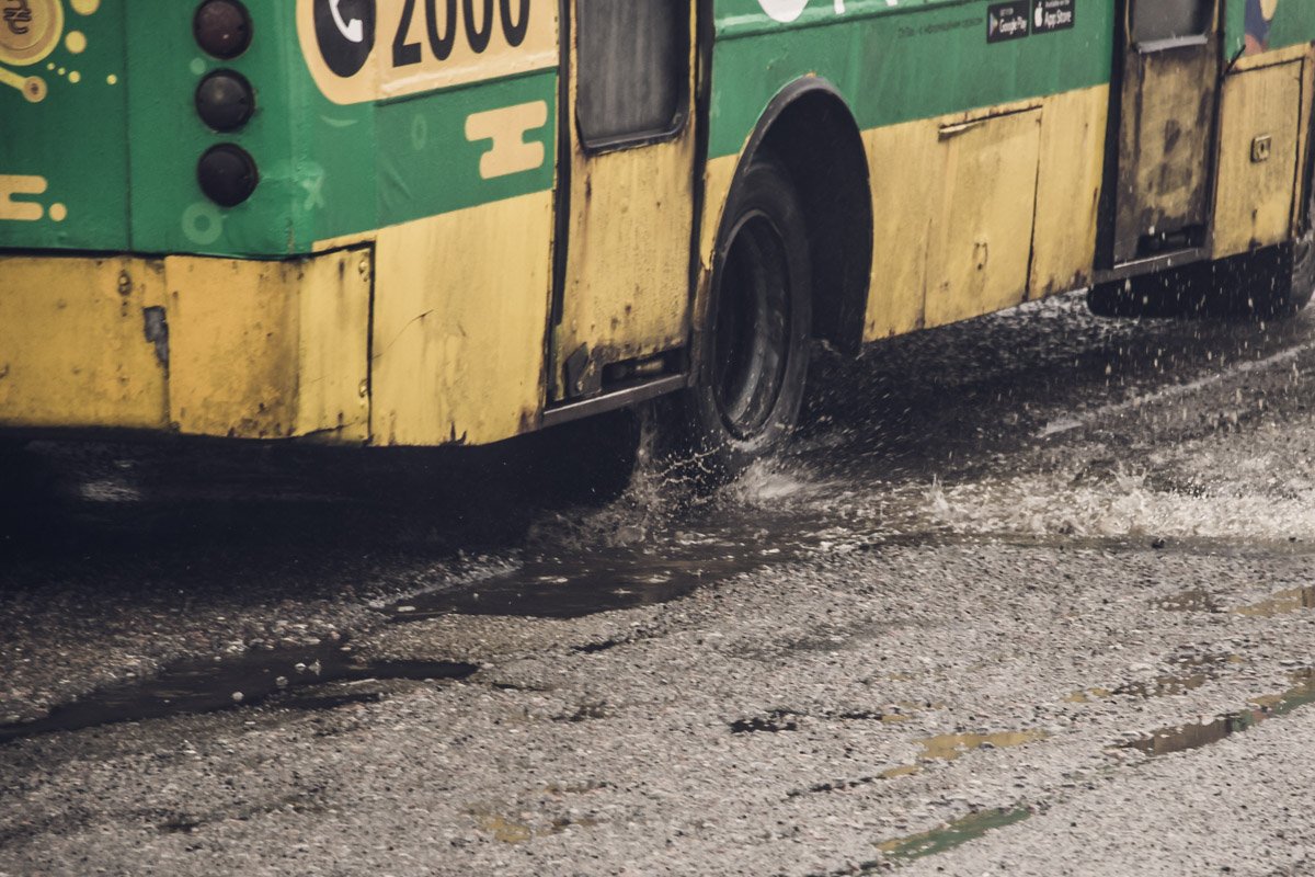 Проезжая в транспорте, можно почувствовать, насколько проблемной является эта дорога Проезжая в транспорте, можно почувствовать, насколько проблемной является эта дорога