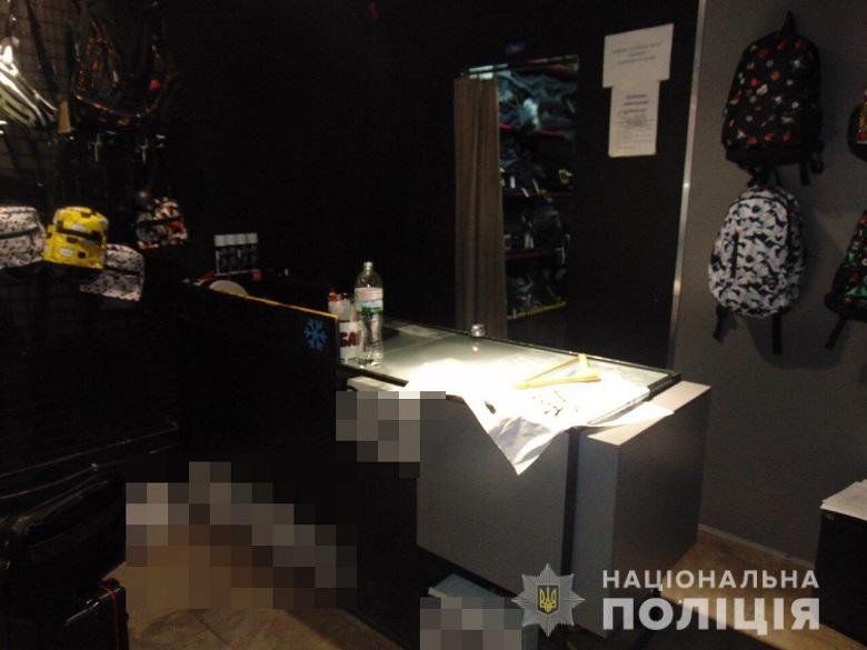 Сотрудник магазина на улице Вербицкого сообщил в полицию об ограблении, которое, как оказалось совершил он же с товарищами Сотрудник магазина на улице Вербицкого сообщил в полицию об ограблении, которое, как оказалось совершил он же с товарищами