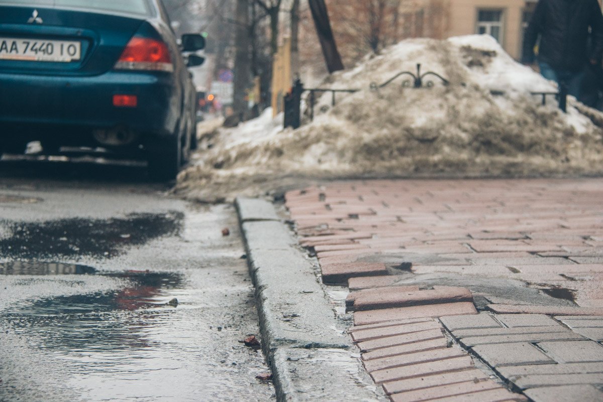 Плитка хочет встать и выйти