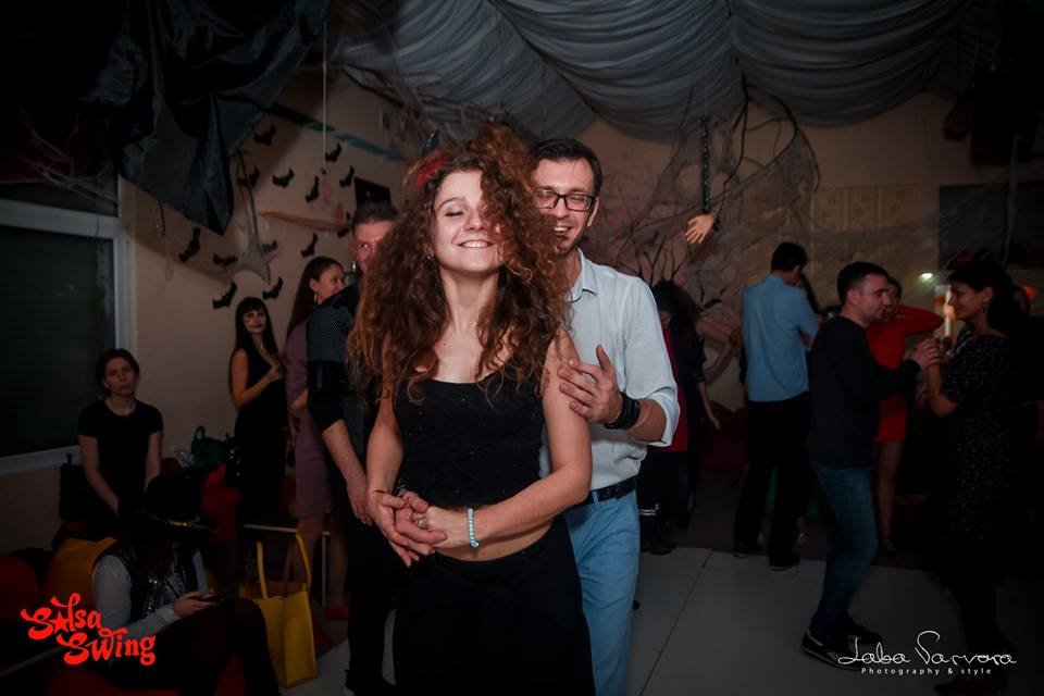 Упасть в любовь и удариться в танцы!