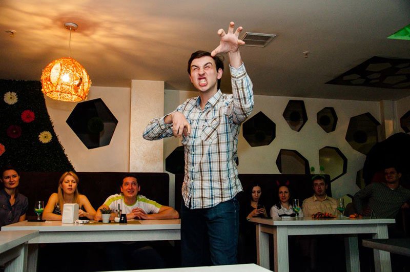 Старый добрый крокодил всегда смешит до боли в животе