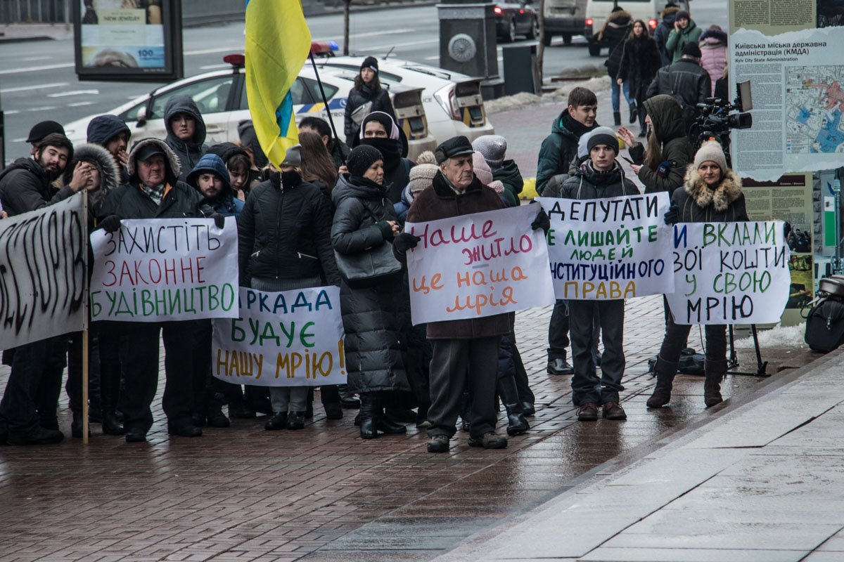Главной проблемой при строительстве местные активисты называют угрозу экологии. Инвесторы, в свою очередь, указывают на то, что строительство полностью законно Главной проблемой при строительстве местные активисты называют угрозу экологии. Инвесторы, в свою очередь, указывают на то, что строительство полностью законно