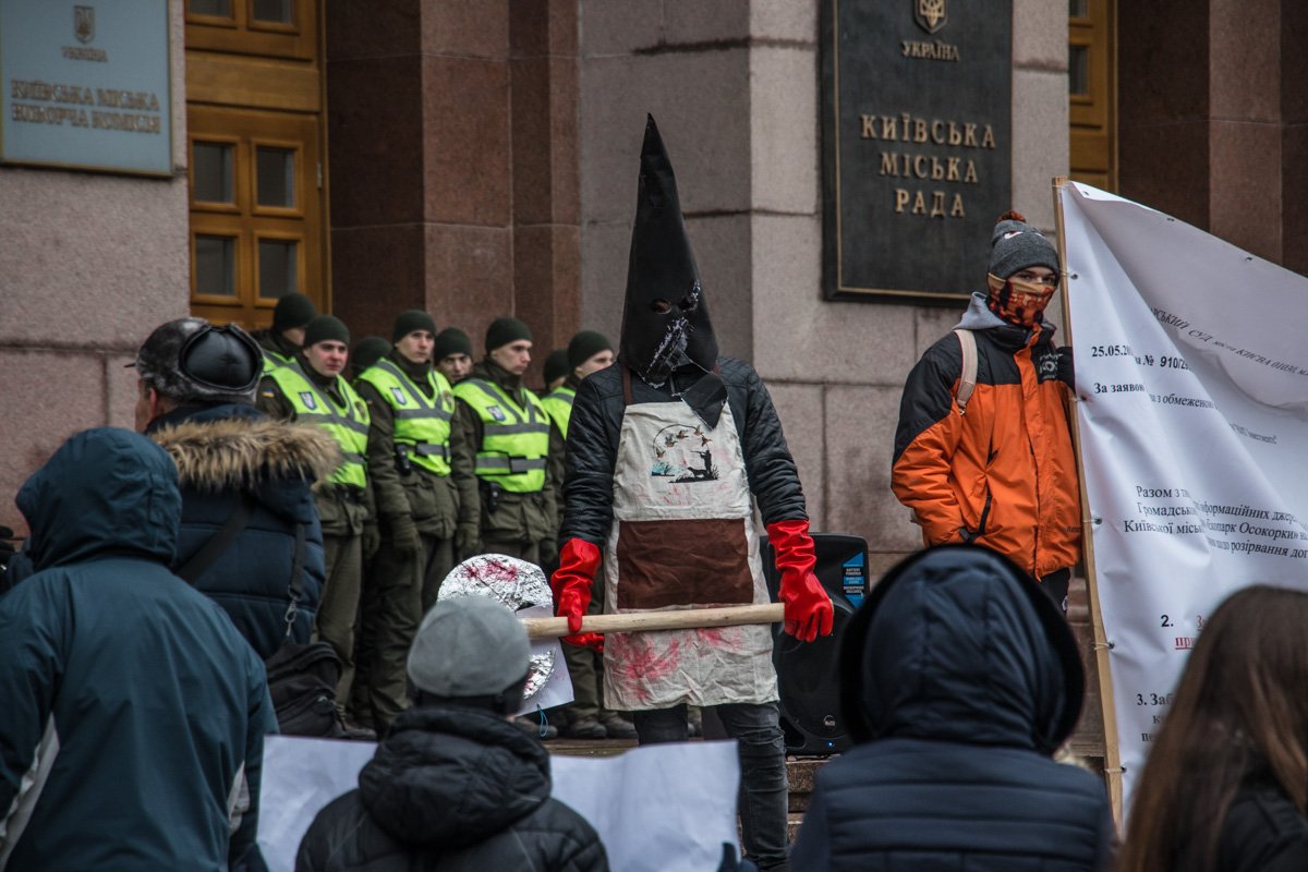 Охрану правопорядка обеспечивали полицейские и нацгвардейцы Охрану правопорядка обеспечивали полицейские и нацгвардейцы