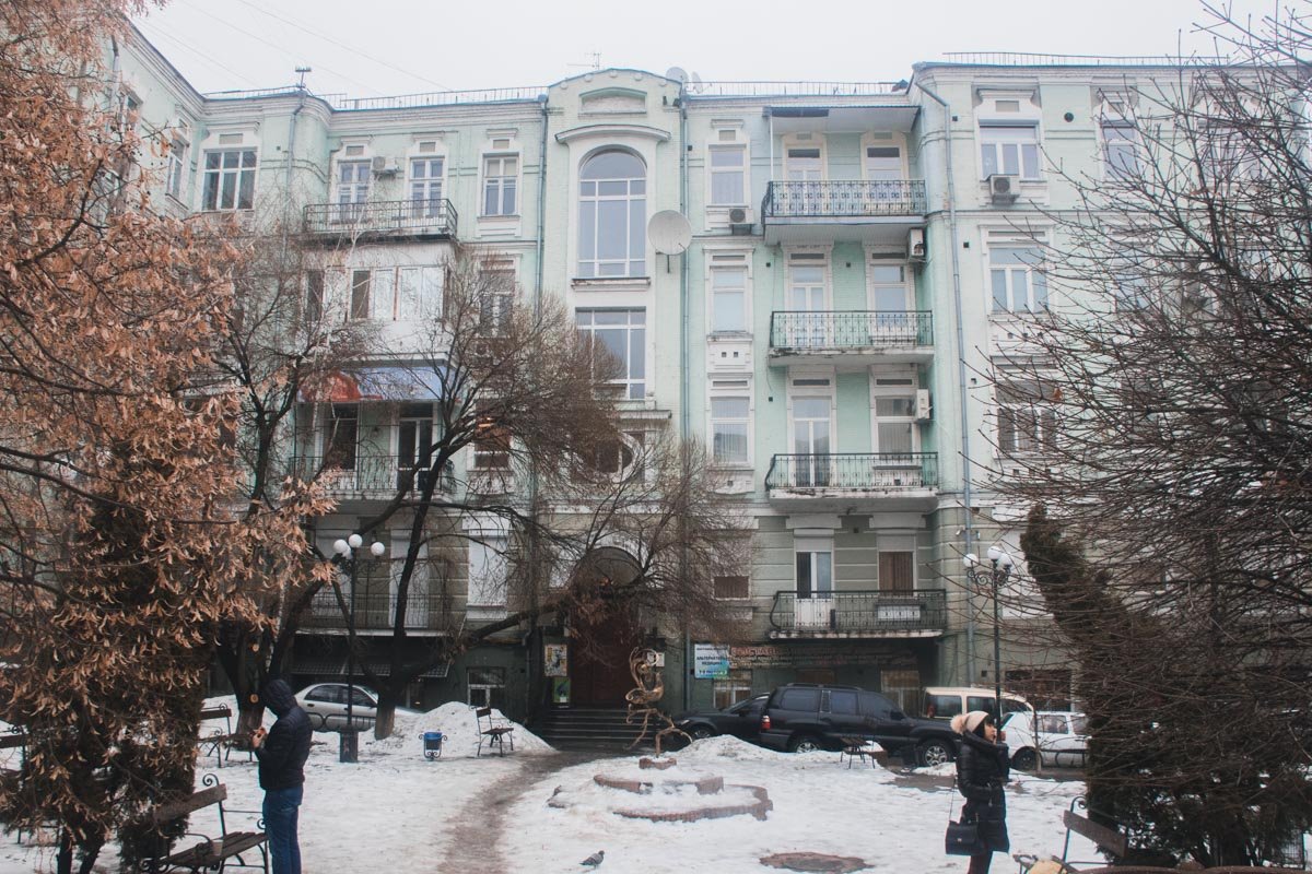 В центре Киева старинный дом находится под угрозой обвала - утверждают жильцы