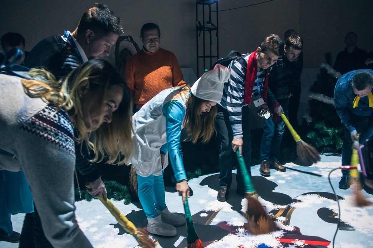 Взрослые тоже попробовали поучаствовать в квесте