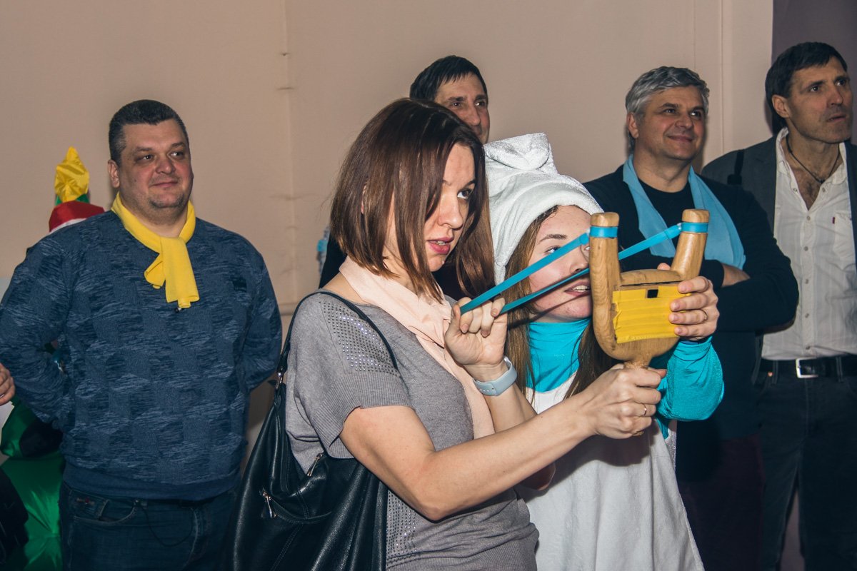 Интерактивная рогатка - очень забавная вещь