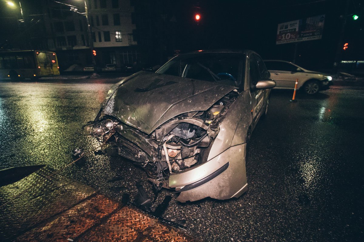 Учебный автомобиль Ford столкнулся с Audi Учебный автомобиль Ford столкнулся с Audi