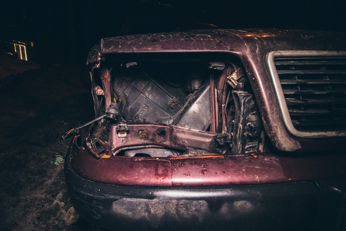 Также у Audi поврежден бампер Также у Audi поврежден бампер