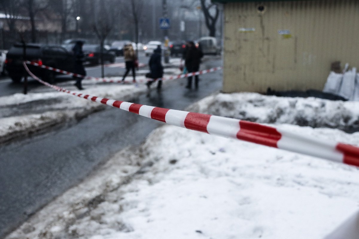 1 февраля в Киеве вблизи дома по адресу улица Юрия Ильенко, 7 обнаружили труп мужчины
