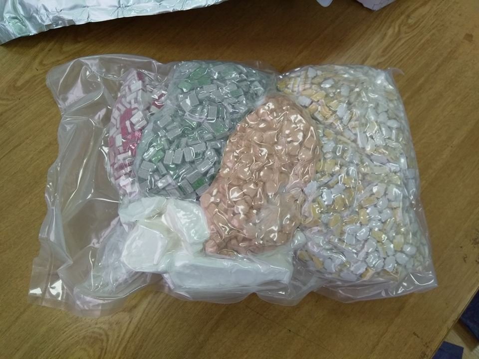 Ориентировочная стоимость обнаруженного по ценам "черного рынка" составляет около 2, 5 миллиона гривен Ориентировочная стоимость обнаруженного по ценам "черного рынка" составляет около 2, 5 миллиона гривен