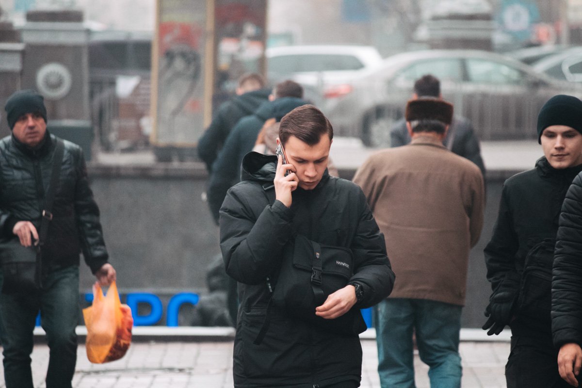 Некоторым людям приходится срочно куда-то идти и решать деловые вопросы Некоторым людям приходится срочно куда-то идти и решать деловые вопросы
