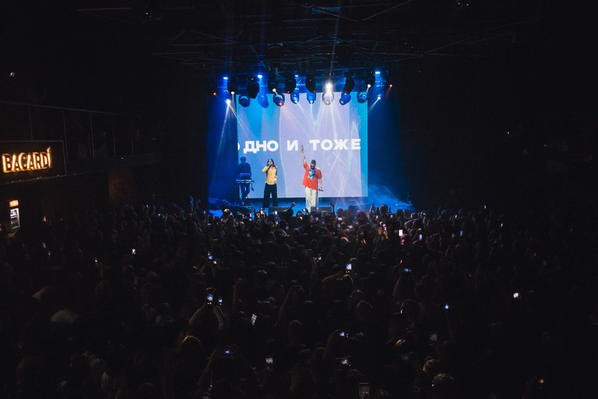 Музыканты подарили жителям и гостям столицы эксклюзив: спели песню, которая выйдет в конце февраля Музыканты подарили жителям и гостям столицы эксклюзив: спели песню, которая выйдет в конце февраля