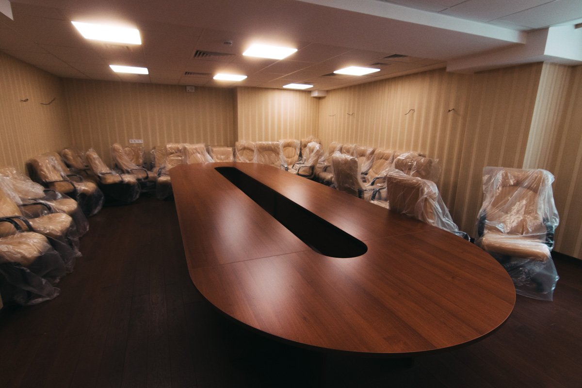 Основной задачей при реконструкции здания был отход от "советского образа" и репутации дома-погорельца Основной задачей при реконструкции здания был отход от "советского образа" и репутации дома-погорельца