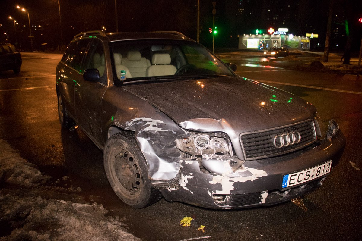 Водитель Audi сворачивал на улицу Тулузы, которая является односторонней Водитель Audi сворачивал на улицу Тулузы, которая является односторонней