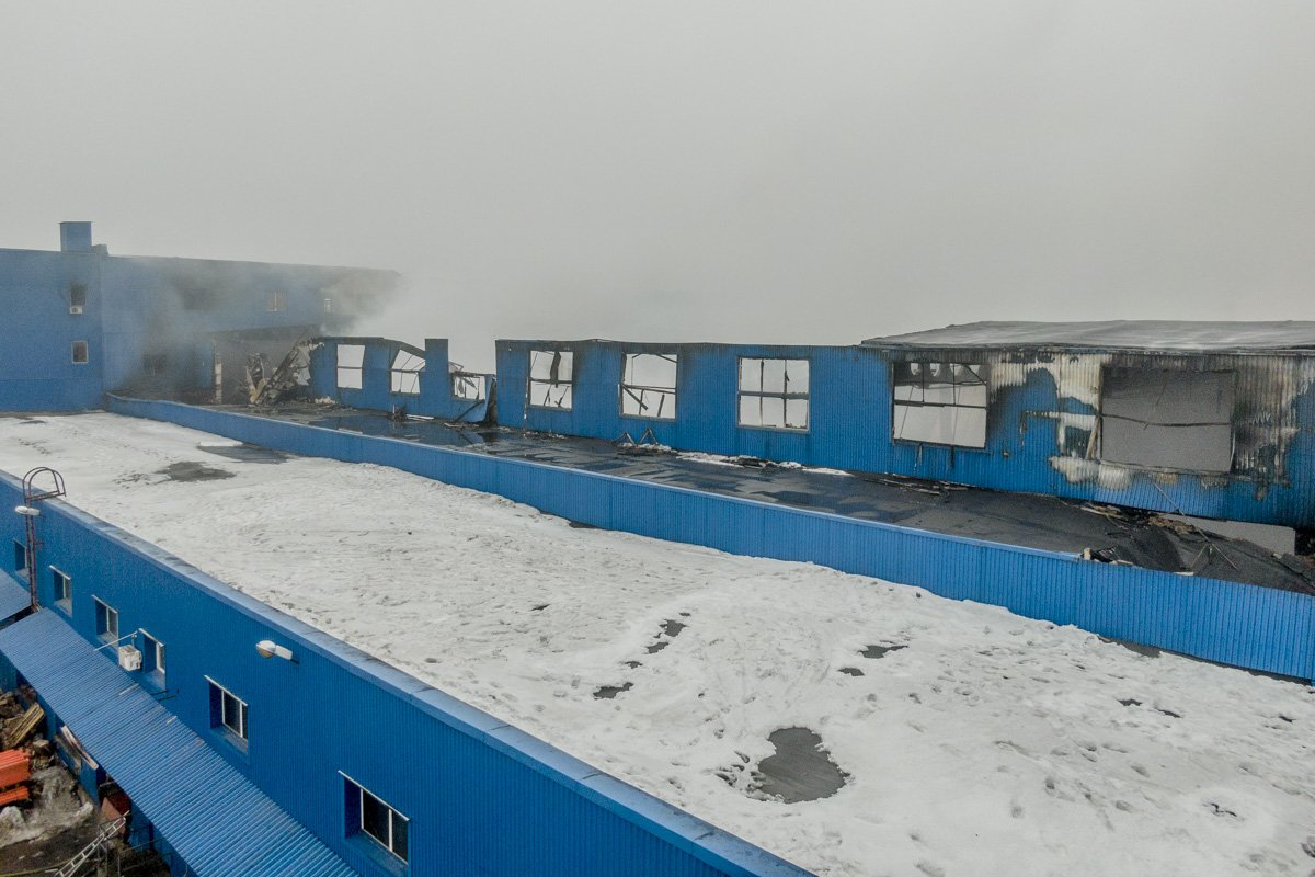 Крыша, окна и, частично, стены сильно выгорели Крыша, окна и, частично, стены сильно выгорели