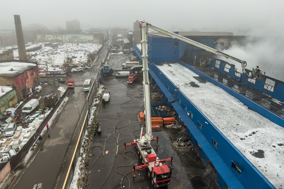Огонь тушили 137 человек и 36 единиц техники Огонь тушили 137 человек и 36 единиц техники