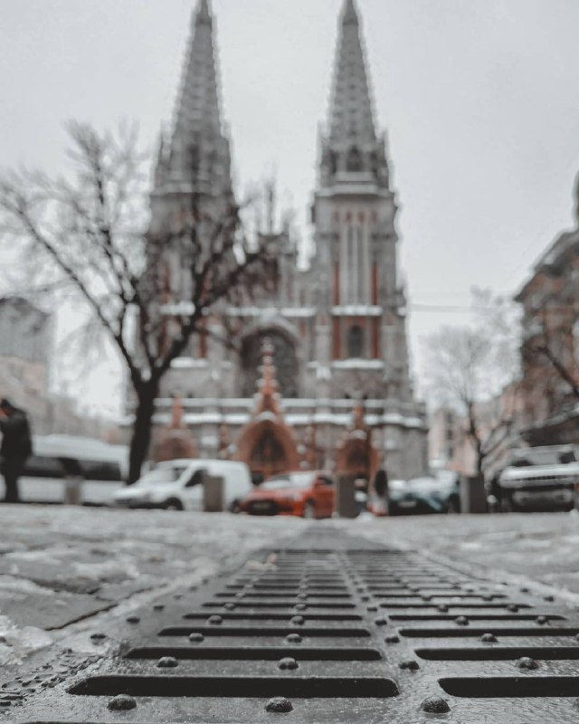 Маленькими глазами смотреть на такой большой мир - пугающе, но фантастически! Фото: @rostikarts