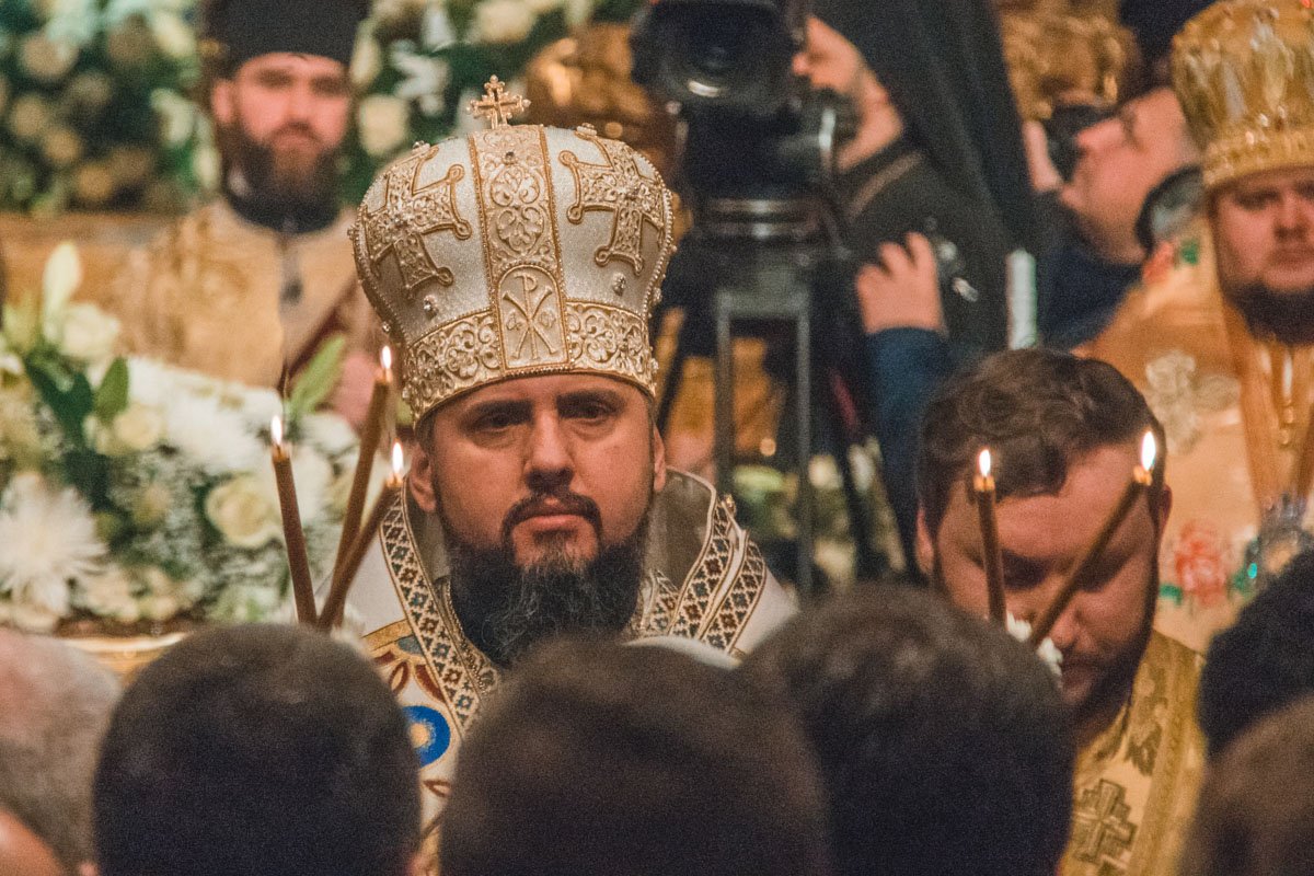 Церемония возведения на престол прошла в Софии Киевской