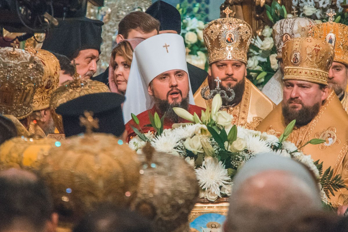 Кроме возведения на престол, в этот день миитрополит также празднует свой День рождения. Епифанию исполнилось 40 лет.